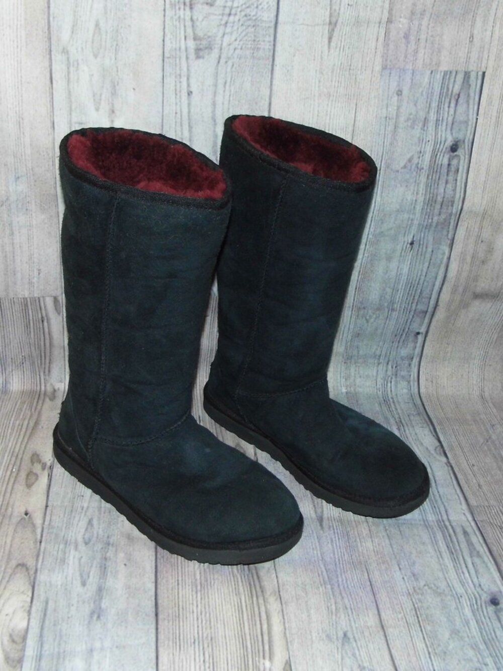 UGG Classic Tall Black Suede/Red Sheepskin Boots Womens Size 9